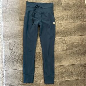 Vuori Daily Legging - minor flaw